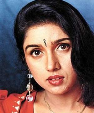 Revathi returns to Bollywood